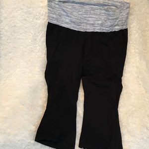 Motherhood Maternity Capri yoga pants